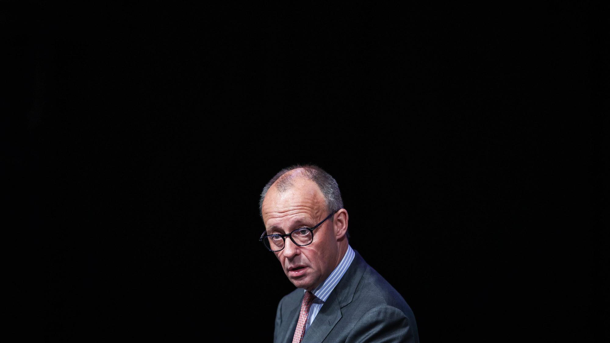 Friedrich Merz, CDU-Bundesvorsitzender, spricht auf dem CDU-Landesparteitag Sachsen-Anhalts.
