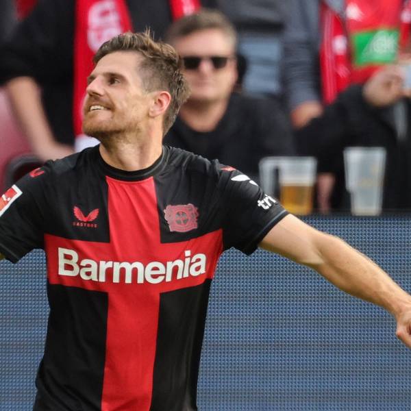 Jonas Hofmann jubelt über seinen Treffer zum 3:0-Endstand.