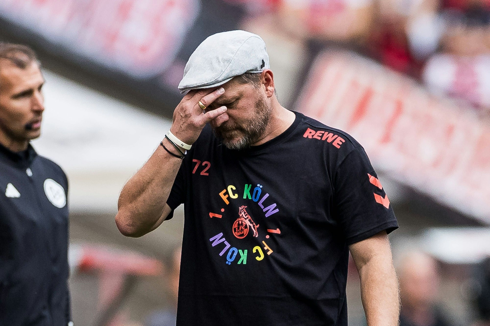 FC-Trainer Steffen Baumgart ist verzweifelt