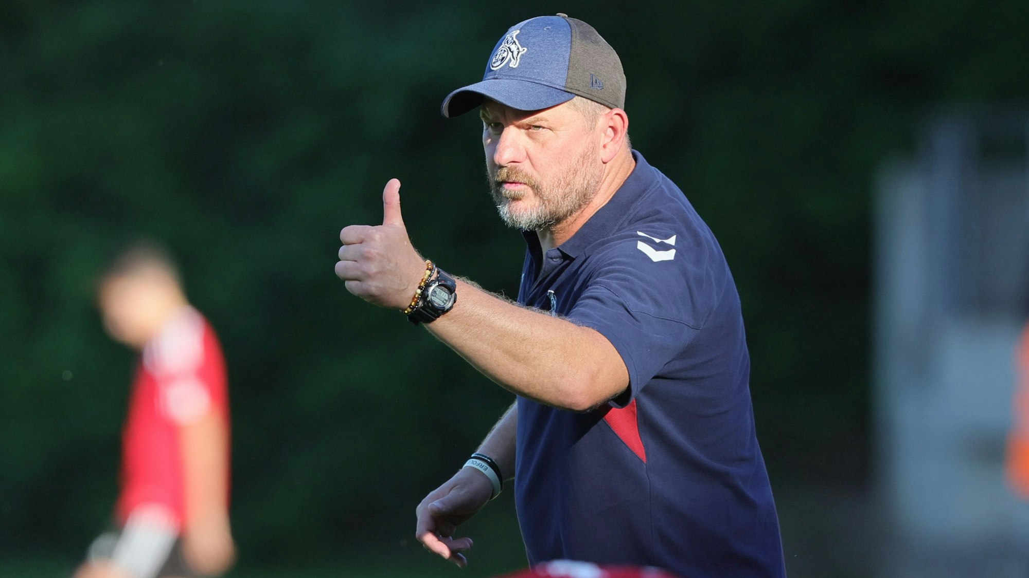 FC-Coach Steffen Baumgart hat mit dem FC die erste Pokalrunde gegen den VfL Osnabrück mit 3:1 überstanden. Am Sonntagabend wurde die 2. Pokalrunde ausgelost.