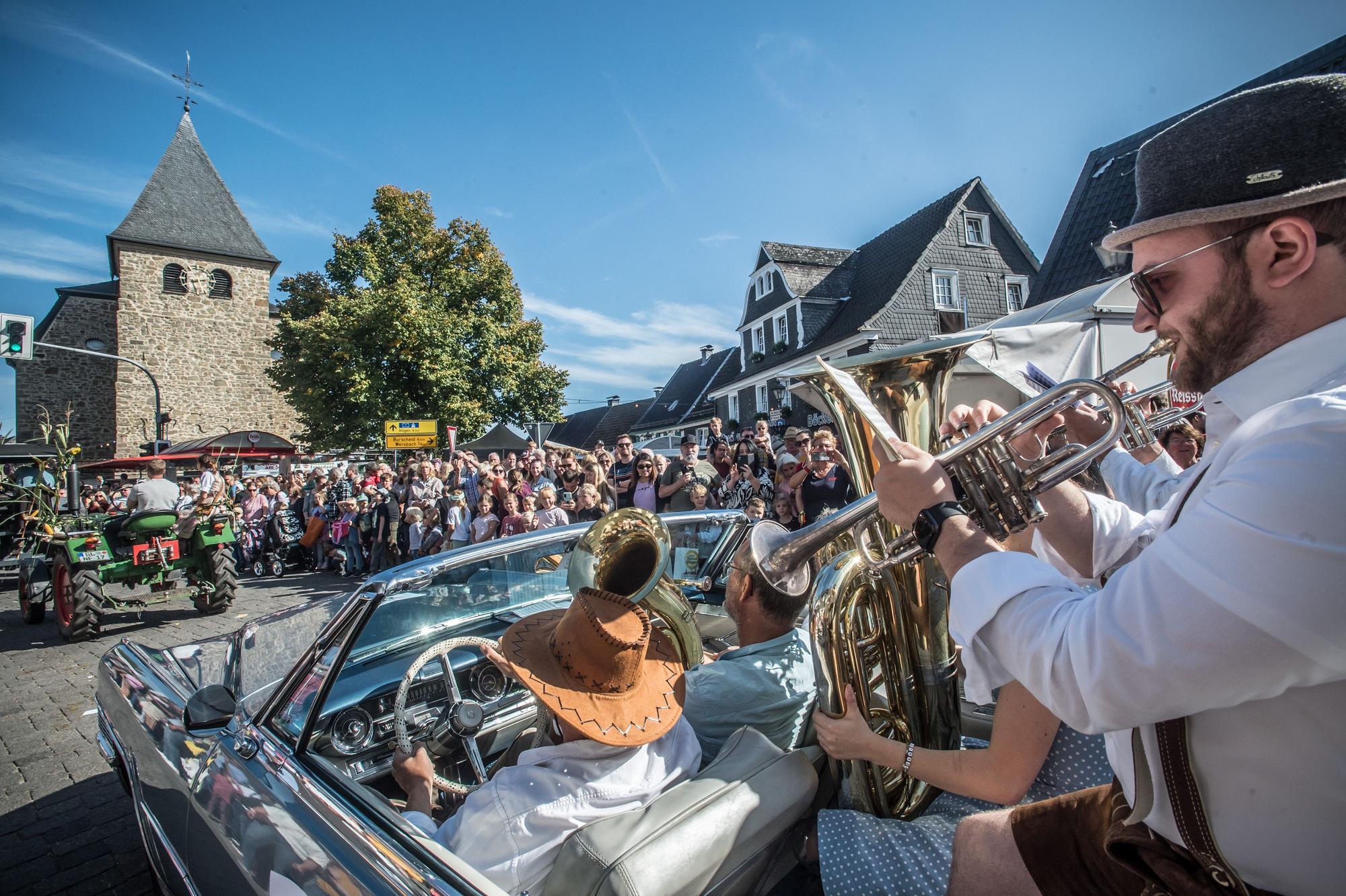 Beim Erntedankzug in Witzhelden