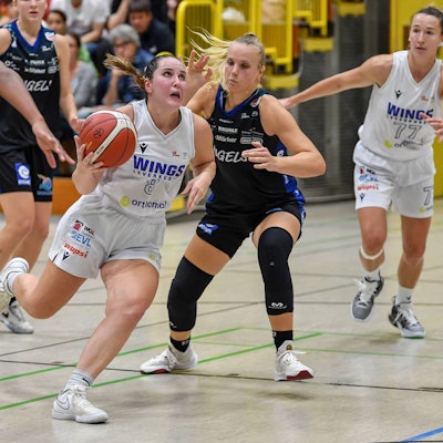 1. Damen Basketball Bundesliga: Orthomol WINGS Leverkusen vs. EIGNER Angels Noerdlingen, 30.09.2023 Sarah Gates Orthomol WINGS Leverkusen 8, 1. Damen Basketball Bundesliga: Orthomol WINGS Leverkusen vs. EIGNER Angels Noerdlingen am 30.09.2023 in der Sporthalle Werner-Heisenberg-Gymnasium in Opladen Nordrhein-Westfalen *** 1 Womens Basketball Bundesliga Orthomol WINGS Leverkusen vs EIGNER Angels Noerdlingen, 30 09 2023 Sarah Gates Orthomol WINGS Leverkusen 8 , 1 Womens Basketball Bundesliga Orthomol WINGS Leverkusen vs EIGNER Angels Noerdlingen on 30 09 2023 in the Werner Heisenberg Gymnasium sports hall in Opladen North Rhine Westphalia Copyright: xBEAUTIFULxSPORTS/Mueller-Laschetx
