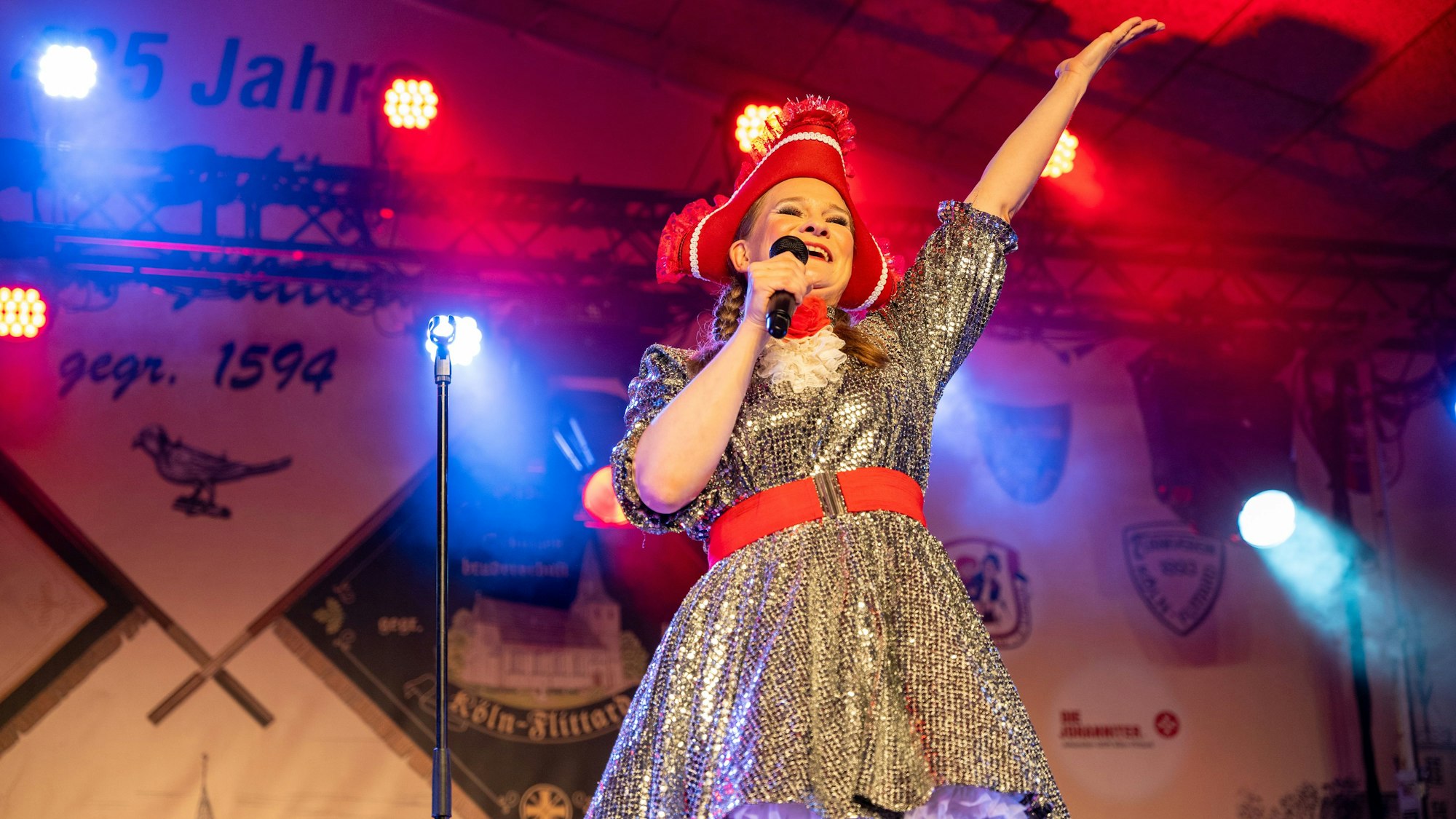 Vera Passy als „Et Vünkchen“ auf der Oktoberkirmes in Flittard