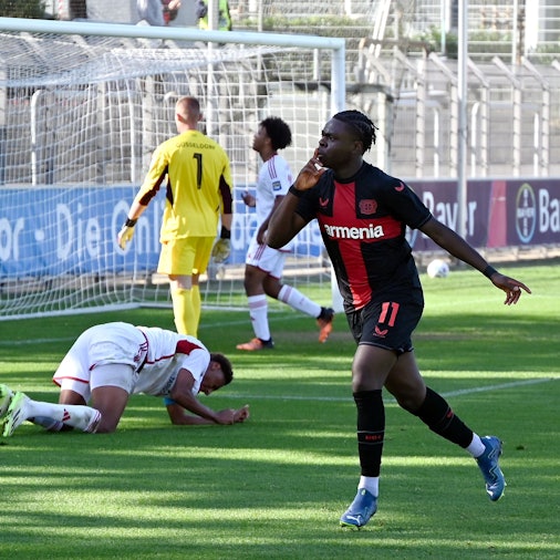 01.10.2023, Fussball-U19-Bayer Leverkusen-Düsseldorf
Ken Izekor (Bayer) Torschütze zum 1:0
Foto: Uli Herhaus