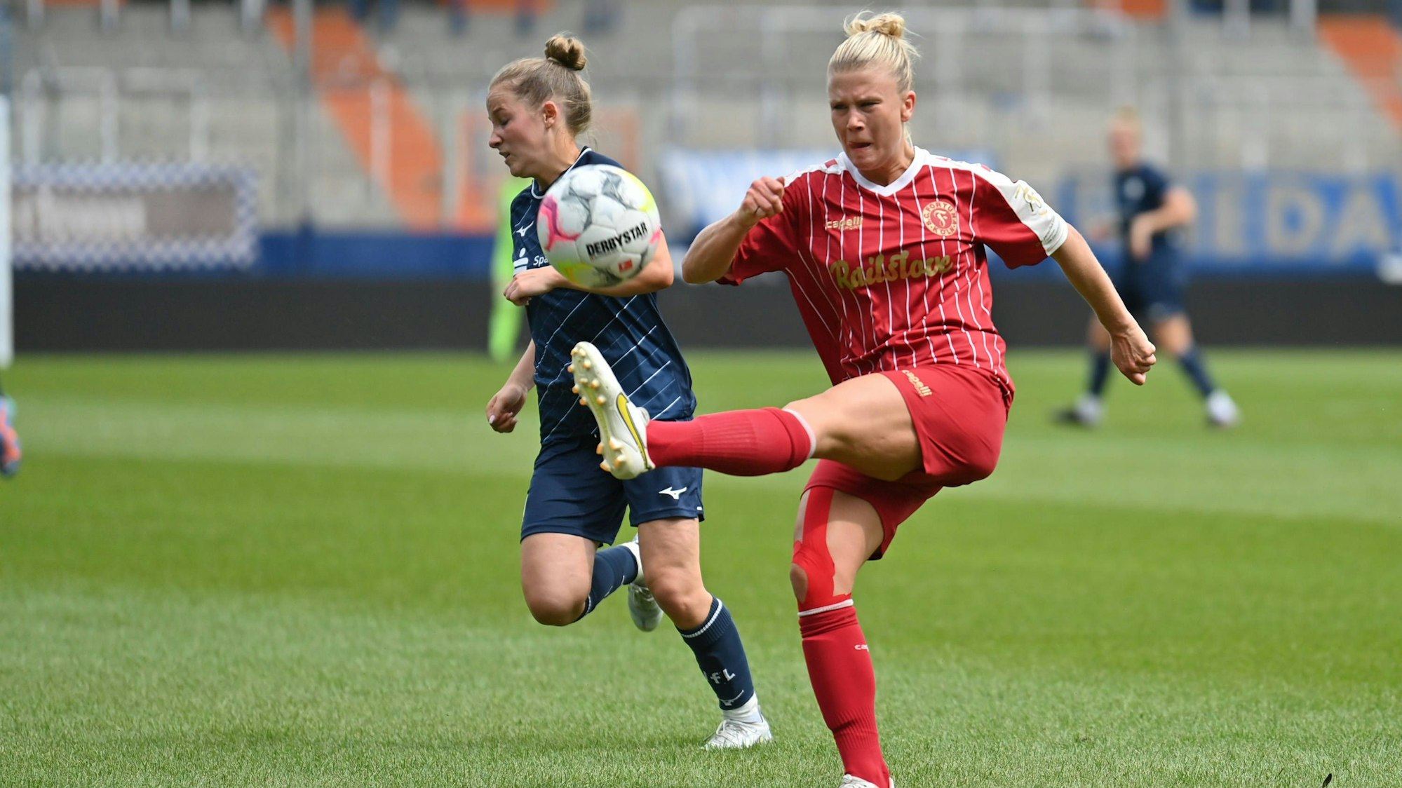 Annika Boden Fortuna Köln, 3 klärt den Ball, 13.08.2023, Bochum Deutschland, Fussball, DFB Pokal der Frauen Runde 1 - VFL Bochum - Fortuna Köln, DFB/DFL REGULATIONS PROHIBIT ANY USE OF PHOTOGRAPHS AS IMAGE SEQUENCES AND/OR QUASI-VIDEO. *** Annika Boden Fortuna Cologne, 3 clears the ball, 13 08 2023, Bochum Germany , Football, DFB Cup Womens Round 1 VFL Bochum Fortuna Cologne, DFB DFL REGULATES PROHIBIT ANY USE OF PHOTOGRAPHS AS IMAGE SEQUENCES AND OR QUASI VIDEO xmkx
