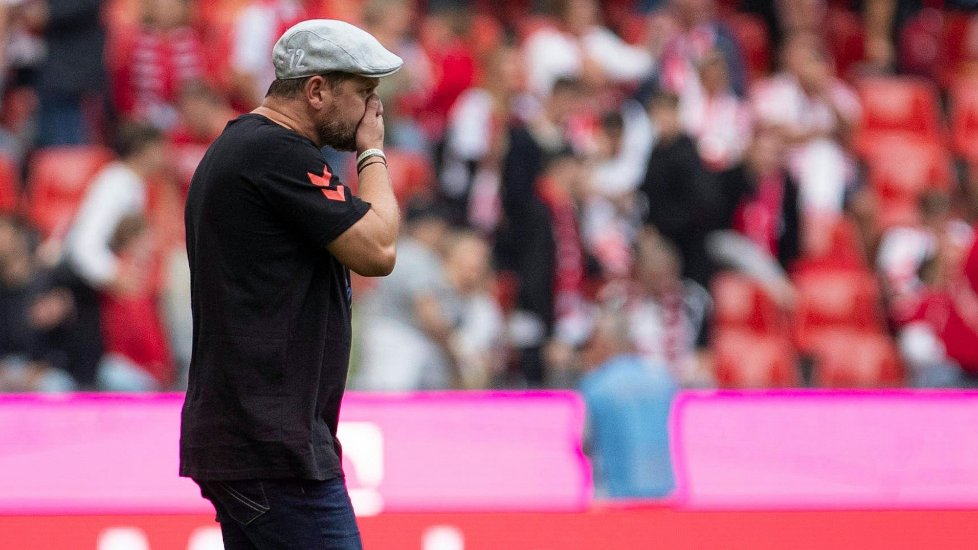 FC-Trainer Steffen Baumgart nach dem 0:2 am Samstag gegen den VfB Stuttgart.