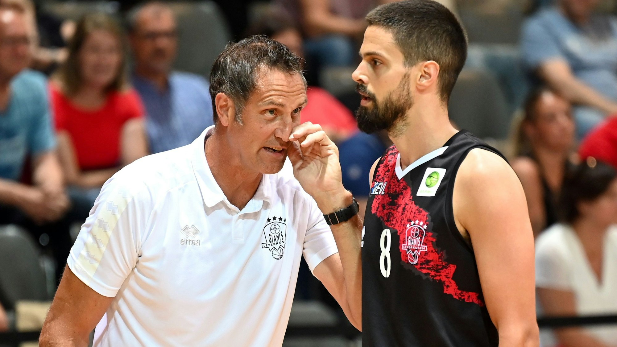 15.09.2023, Basketball-Bayer Giants-Etzella Ettelbruck
links: Hansi Gnad (bayer)
rechts: Marko Boksic (Bayer)
Foto: Uli Herhaus