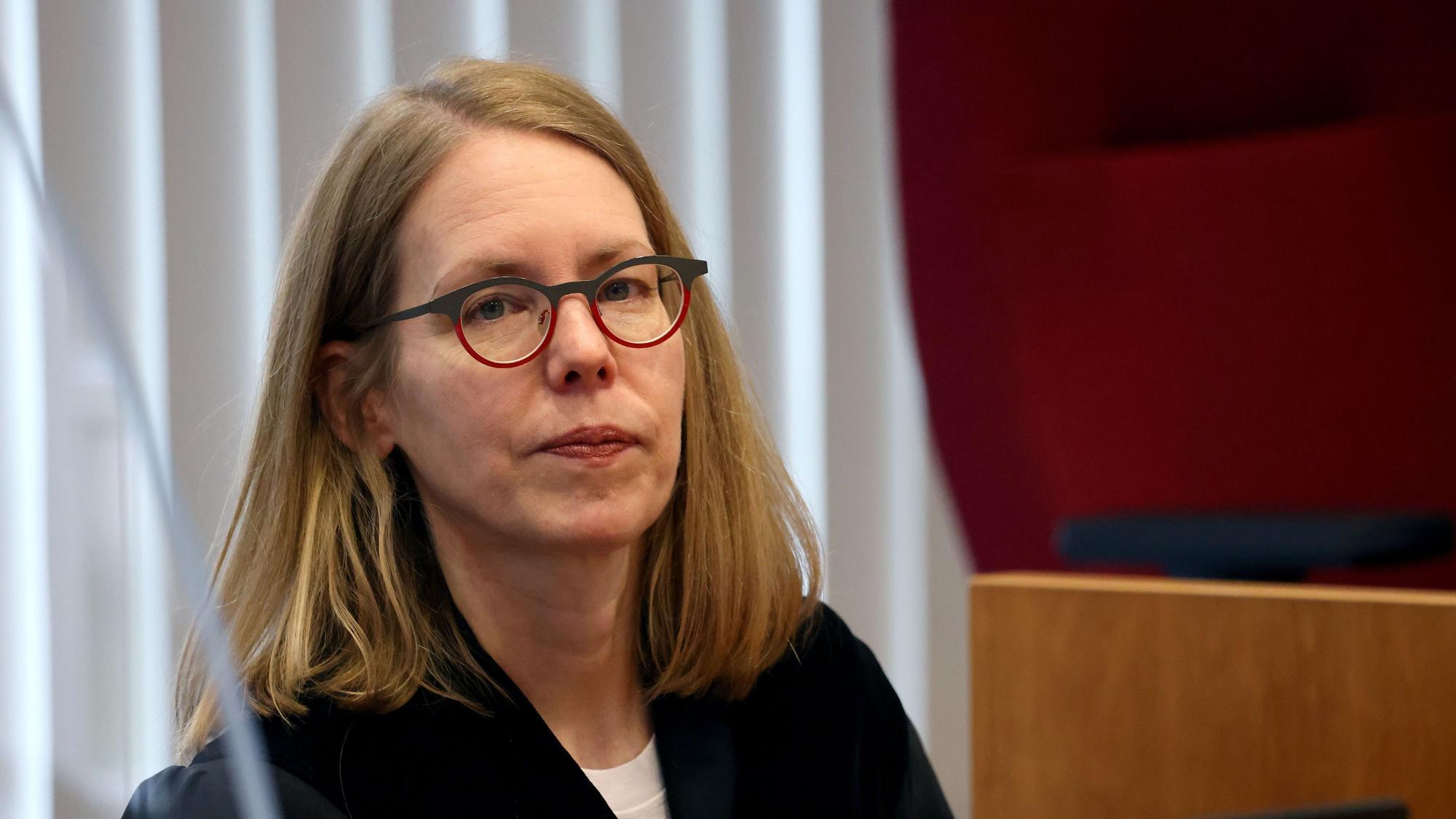 Anne Brorhilker, Kölner Staatsanwältin, sitzt im Gerichtssaal. (Archivbilder)