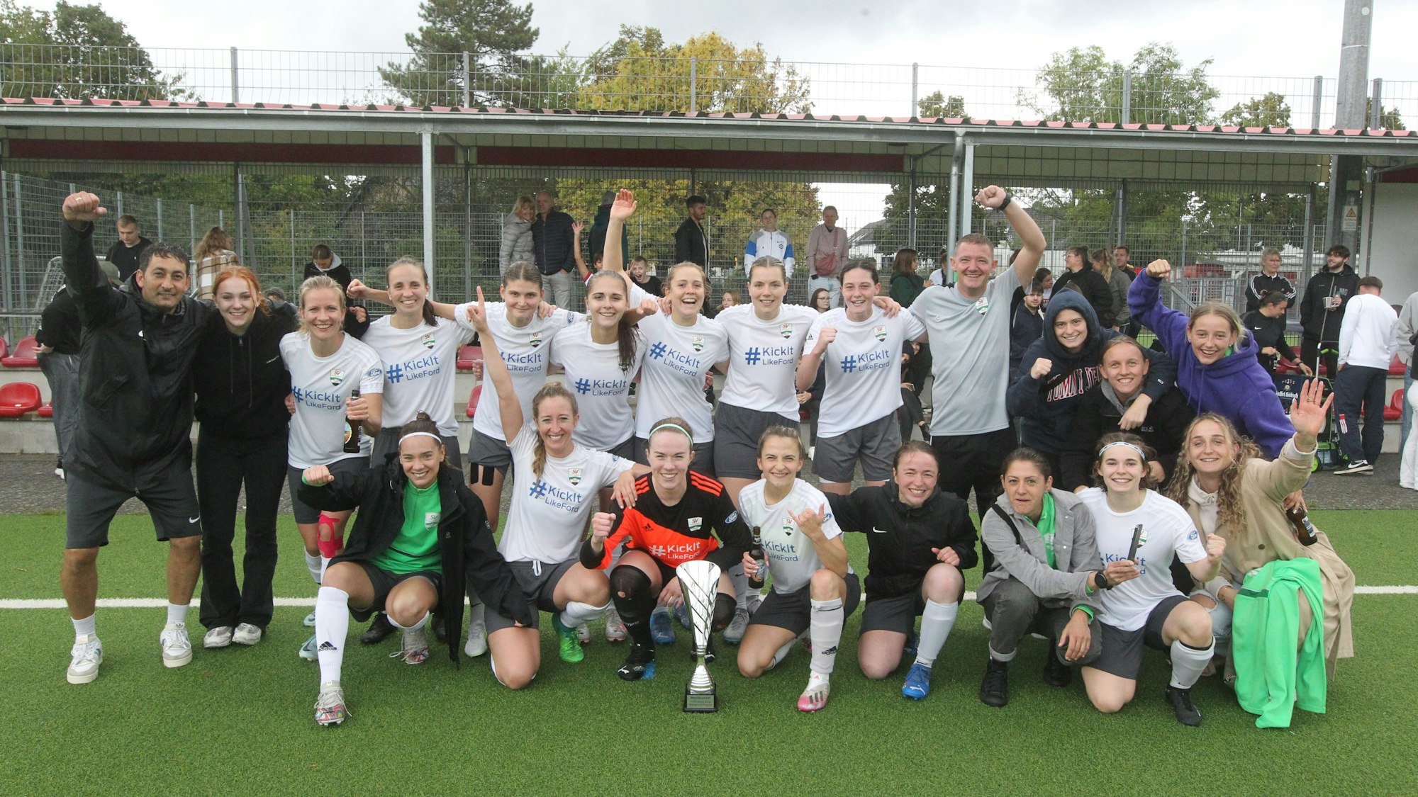 Erst im Elfmeterschießen sicherte sich der SV Allner-Bödingen den Sieg.