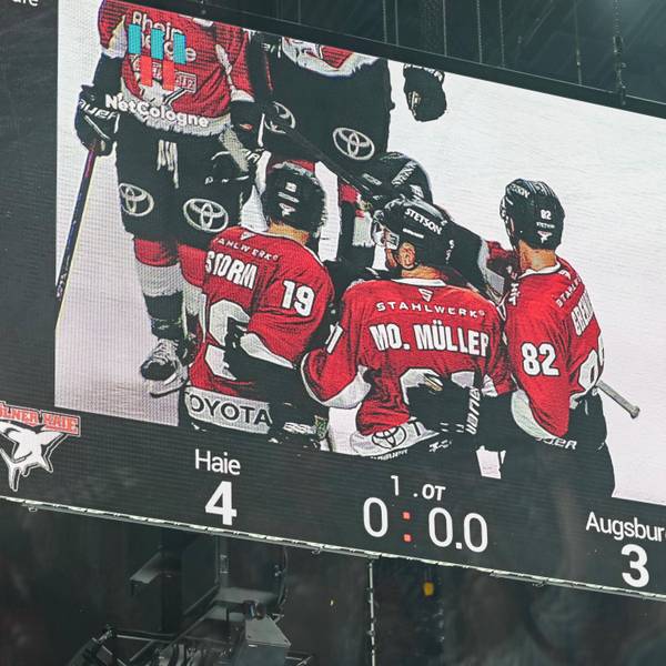 Die Koelner Haie besiegen die Augsburger Panther mit 4:3. Koelner Haie vs. Augsburger Panther, Eishockey, Penny DEL, Saison 2023/2024, 07. Spieltag, 03.10.2023 Koelner Haie vs. Augsburger Panther, Eishockey, Penny DEL, Saison 2023/2024, 07. Spieltag , 03.10.2023 Koeln