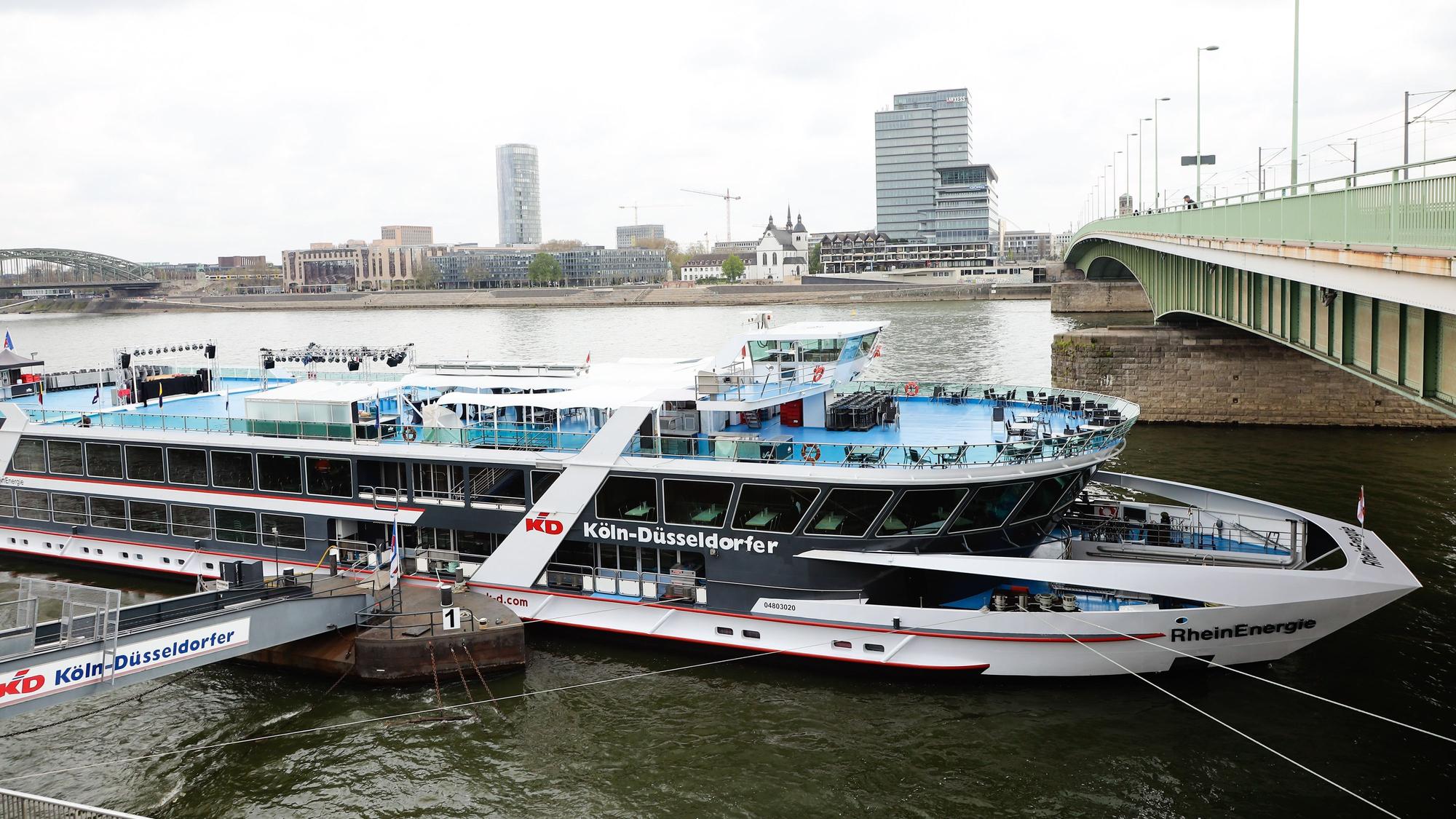 Auf einem Kölner Partyschiff kam es laut Anklage im April zu dem sexuellen Übergriff.