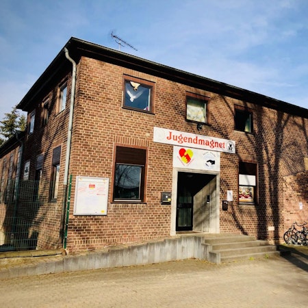 Der Jugendmagnet ist in einem Backsteingebäude untergebracht.