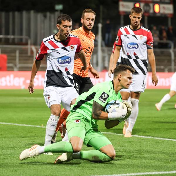 3. Liga FC Viktoria Köln - FC Ingolstadt 04 Torwart Rauhut Kevin 24 Köln sicher vor David Kopacz 29, FCI 3. Liga - FC Ingolstadt 04 Saison 2023/2024 FC Viktoria Köln *** 3 Liga FC Viktoria Köln FC Ingolstadt 04 goalkeeper Rauhut Kevin 24 Cologne safe from David Kopacz 29, FCI 3 Liga FC Ingolstadt 04 season 2023 2024 FC Viktoria Köln