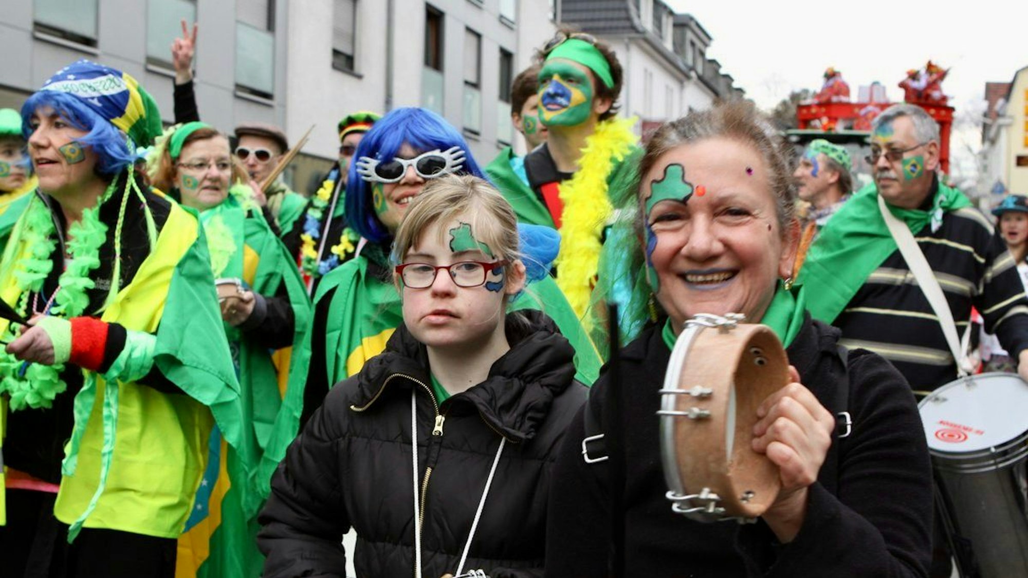 Die Samba-Gruppe der Musikschule Leichlingen auf dem Karnevalszug.