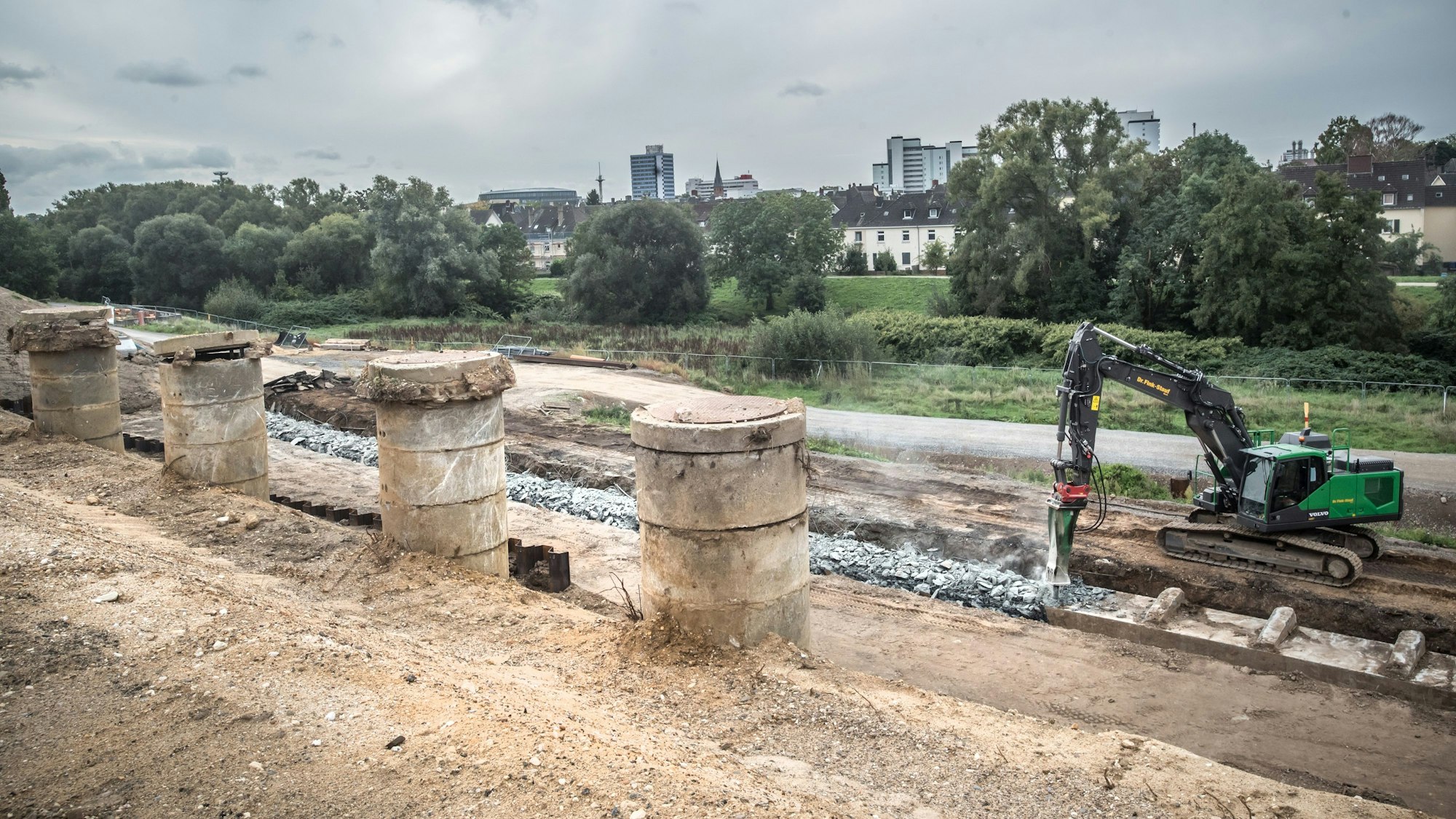 Ausbau zwischen Kreuz Leverkusen West und Europaring (B8). Foto: Ralf Krieger