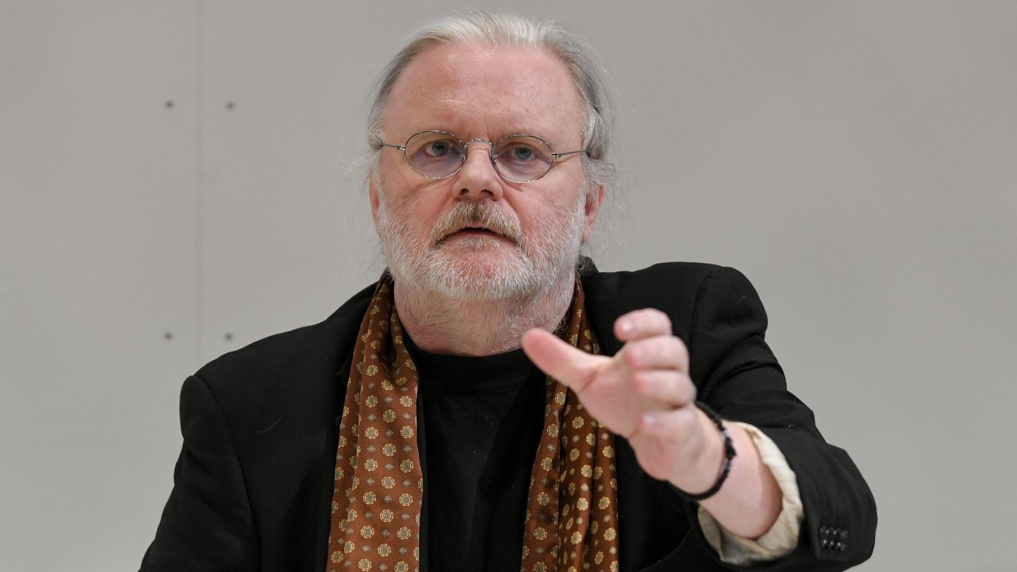Der norwegische Autor Jon Fosse spricht auf der Frankfurter Buchmesse 2023. Er ist mit dem Literatur-Nobelpreis ausgezeichnet worden. (Archivbild)