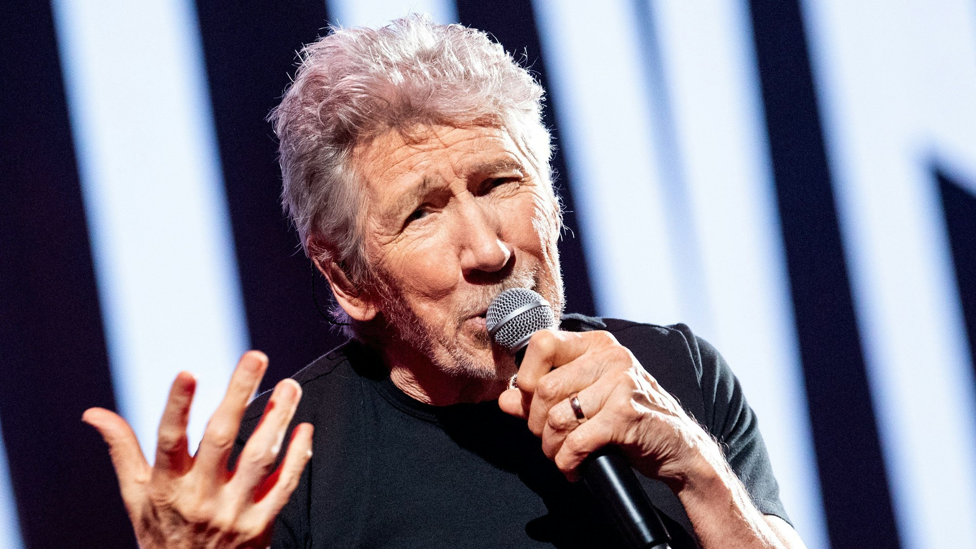 Roger Waters, Musiker, tritt zum Auftakt seiner Deutschland-Tour «This Is Not A Drill» in der Barclays Arena auf. Am 06.10.2023 sollt mit "Dark Side of the Moon Redux" eine Neuinterpretation des Pink-Floyd-Klassikers "The Dark Side of The Moon" erscheinen.