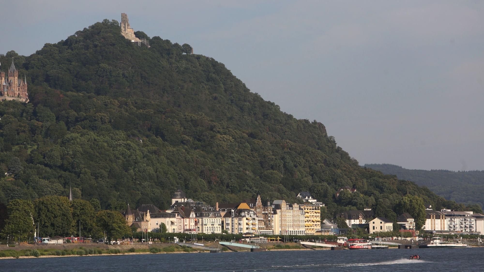 Immer noch ein gefragter Raum: Die Stadt Königswinter mit Drachenburg und Drachenfels.