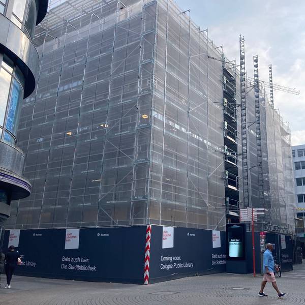 Das Interim der Zentralbibilothek auf der Hohe Straße ist ganz in der Nähe des Apple-Geschäfts.