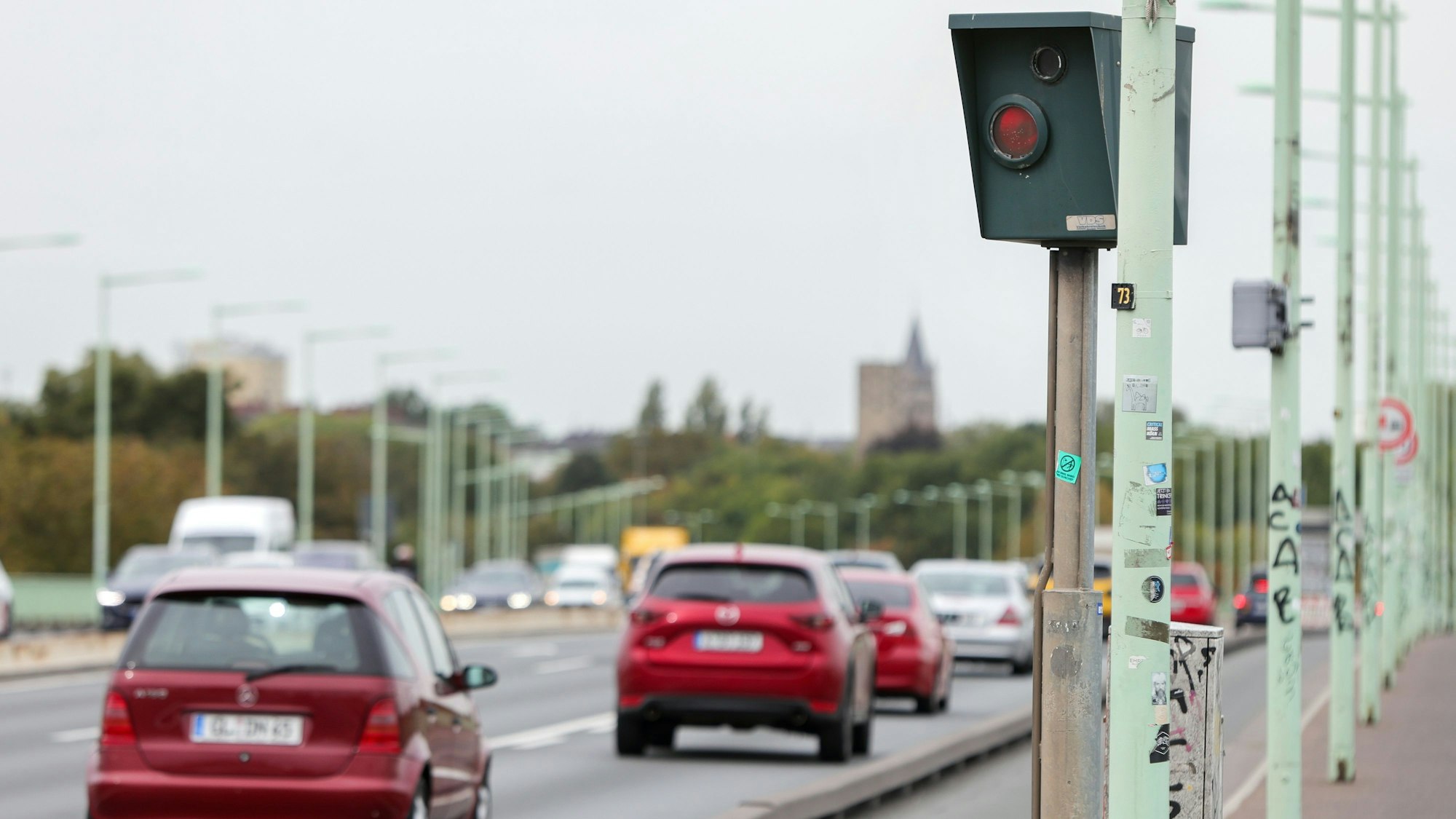 Auf der Zoobrücke in Köln gilt jetzt Tempo 50.