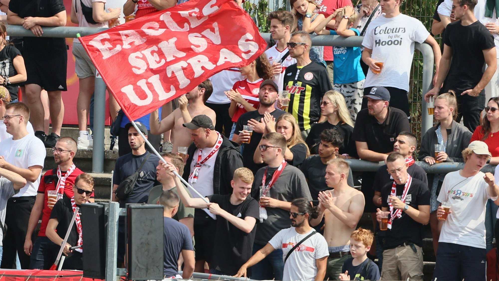 SC Fortuna Köln vs. Schalke 04 II, 4.Liga,
Fans (Fortuna), 20.08.2022, Bild: Herbert Bucco