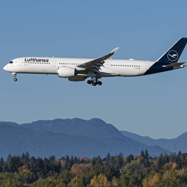 Lufthansa Airbus A350-900 landet am Vancouver International Airport.