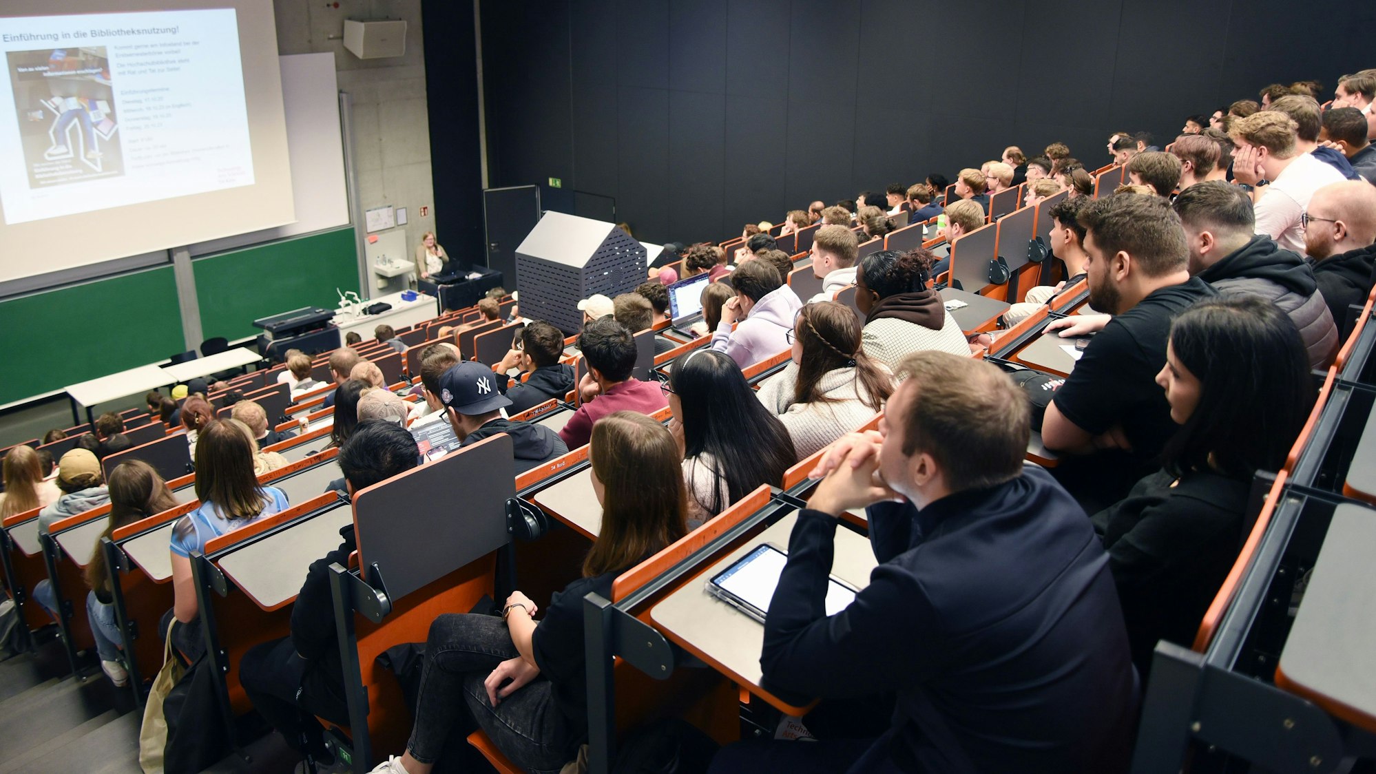 Blick in einen Hörsaal am Campus Gummersbach der TH Köln.