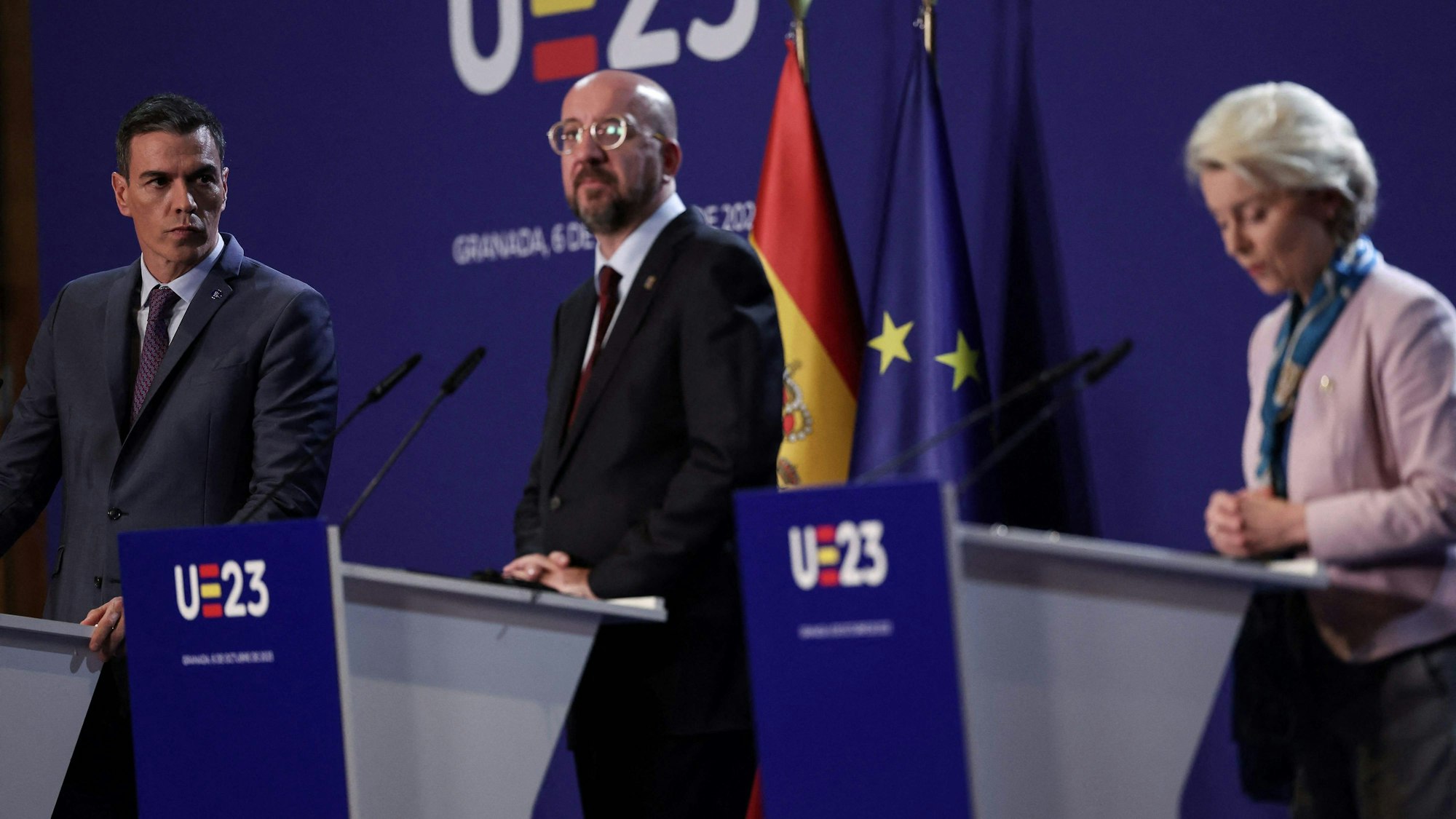 Polen und Ungarn haben beim EU-Gipfel im spanischen Granada eine geplante Erklärung zur Migrationspolitik und anderen strategisch wichtigen Themen blockiert.