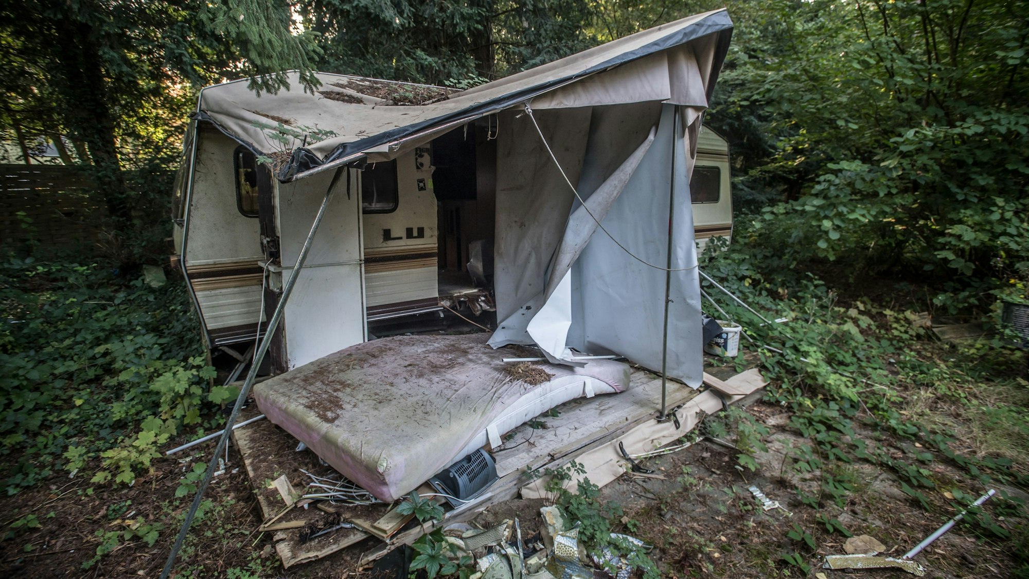 Der Campingplatz. Das Gelände Am Block teilen sich die Naturfreunde mit ihrer Mieterin, dem Verein und der gemeinnützigen Gesellschaft „Crew“.