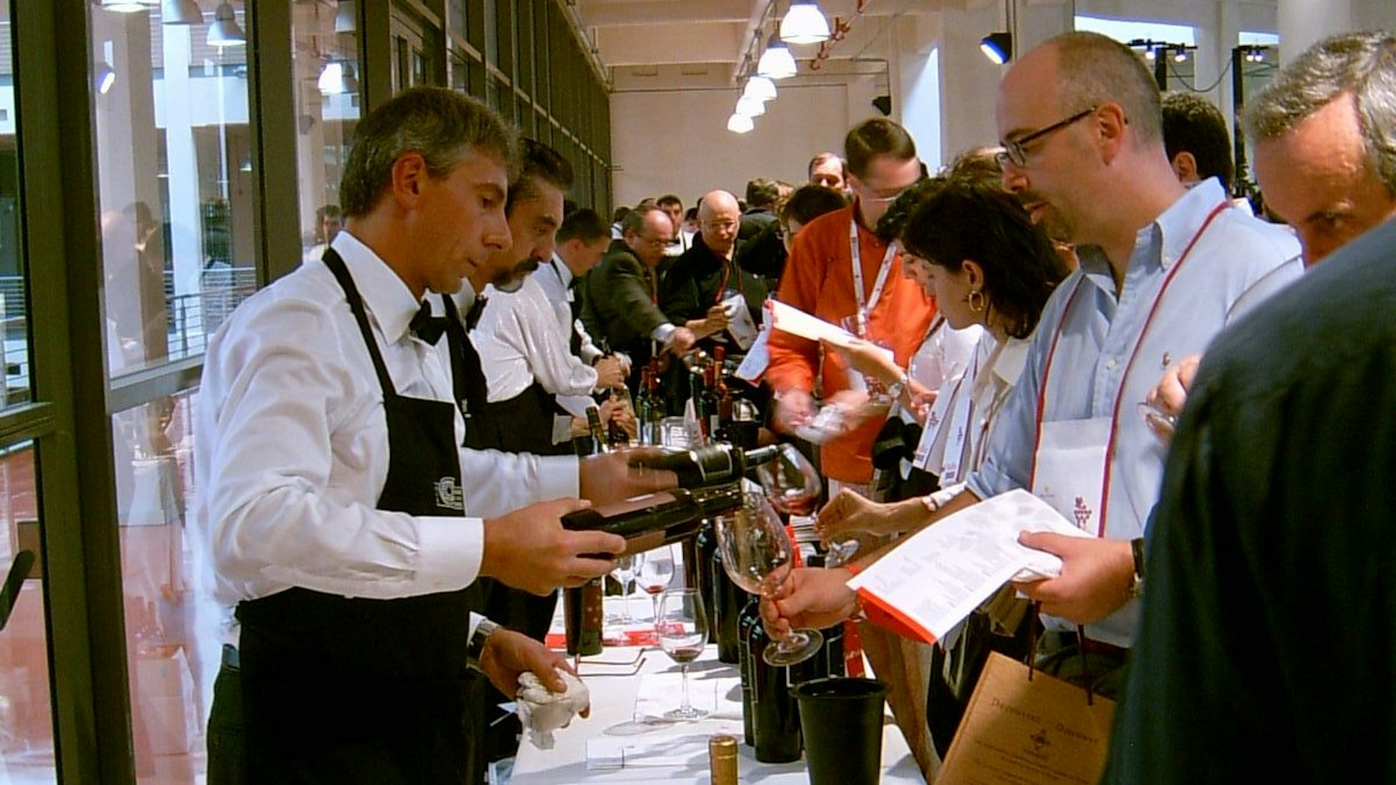 Beim Köln-Wein-Herbst können rund 900 Weine verkostet werden.