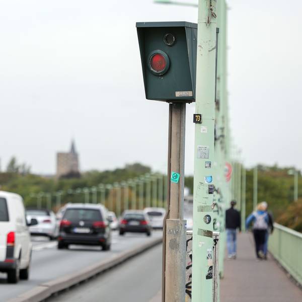 Blitzer auf der Zoobrücke