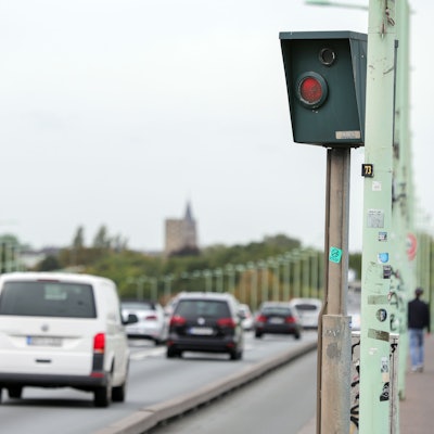 Blitzer auf der Zoobrücke