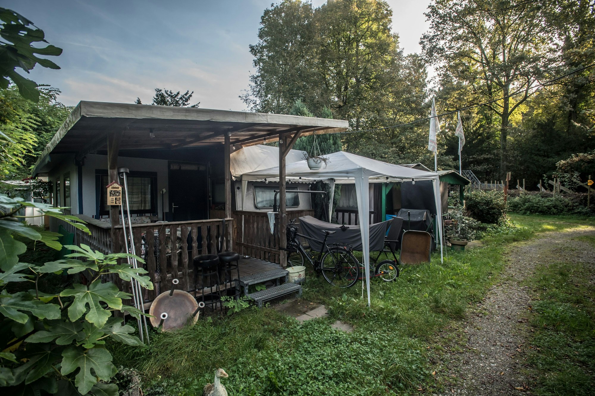Der Campingplatz. Das Gelände Am Block teilen sich die Naturfreunde mit ihrer Mieterin, dem Verein und der gemeinnützigen Gesellschaft „Crew“.