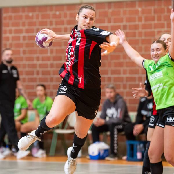 Mareike Thomaier TSV Bayer 04 Leverkusen, 02 setzt sich durch, TSV Bayer 04 Leverkusen - SG 09 Kirchhof, Handball, Frauen, Heinrich Horn Turnier, 06.08.2023 EIBNER/Michael Schmidt TSV Bayer 04 Leverkusen - SG 09 Kirchhof, Handball, Frauen, Heinrich Horn Turnier, 06.08.2023 Melsungen *** Mareike Thomaier TSV Bayer 04 Leverkusen, 02 sets, TSV Bayer 04 Leverkusen SG 09 Kirchhof, handball, women, Heinrich Horn tournament, 06 08 2023 EIBNER Michael Schmidt TSV Bayer 04 Leverkusen SG 09 Kirchhof, handball, women, Heinrich Horn tournament, 06 08 2023 Melsungen Copyright: xEIBNER/MichaelxSchmidtx EP_MST
