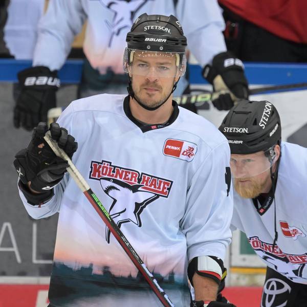 Moritz Mueller von den Kölner Haien beim Spiel in Bremerhaven.