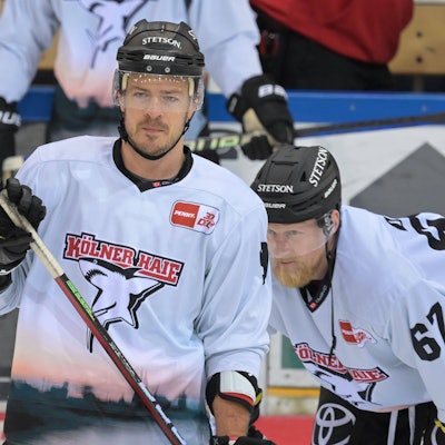 Moritz Mueller von den Kölner Haien beim Spiel in Bremerhaven.