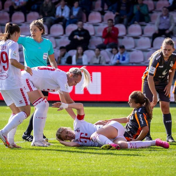 GOOGLE PIXEL Frauen-Bundesliga: 1. FC Köln - MSV Duisburg Sharon Beck 1. FC Koeln, Nr. 10 verletzt nach ihrem Tor zum 1:0 GOOGLE PIXEL Frauen-Bundesliga: 1. FC Köln - MSV Duisburg, 3. Spieltag, am 07.10.2023 im Franz-Kremer-Stadion in Koeln. DFL REGULATIONS PROHIBIT ANY USE OF PHOTOGRAPHS AS IMAGE SEQUENCES AND/OR QUASI-VIDEO. *** GOOGLE PIXEL Womens Bundesliga 1 FC Köln MSV Duisburg Sharon Beck 1 FC Koeln, Nr 10 injured after her goal to 1 0 GOOGLE PIXEL Womens Bundesliga 1 FC Köln MSV Duisburg, 3 Matchday, on 07 10 2023 at Franz Kremer Stadium in Koeln DFL REGULATIONS PROHIBIT ANY USE OF PHOTOGRAPHS AS IMAGE SEQUENCES AND OR QUASI VIDEO Copyright: xBEAUTIFULxSPORTS/LeahxKohringx