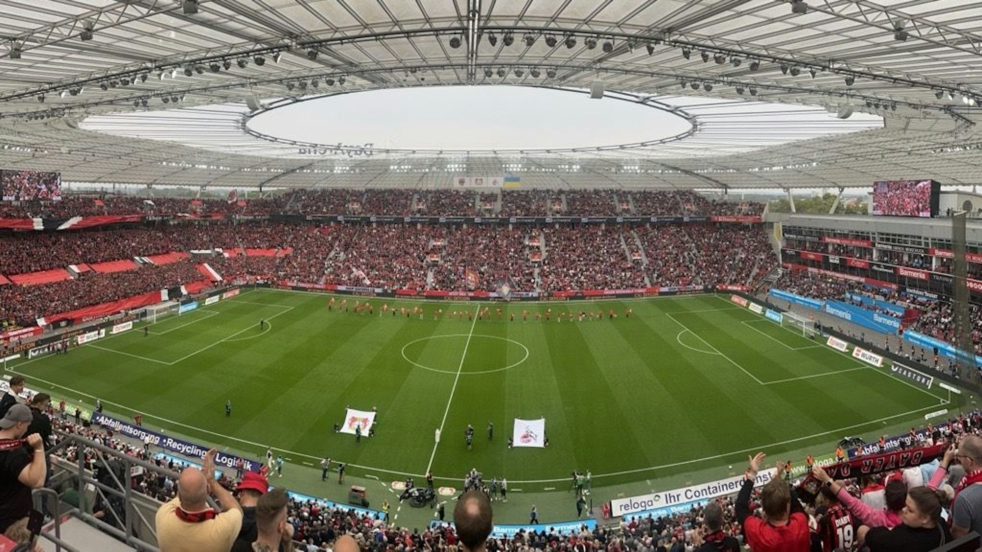 Blick in die Bay-Arena vor dem Derby zwischen Leverksuen und Köln.