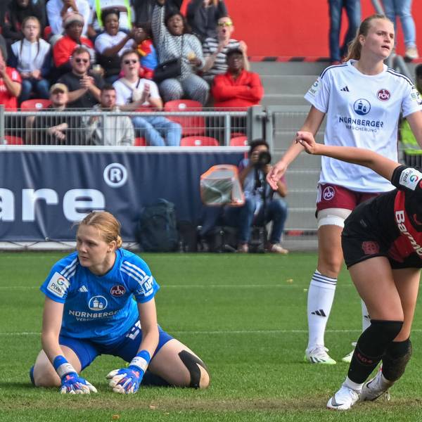 Karolina Lea Vilhjalmsdottir Bayer 04 Leverkusen, 18 steht jubelnd nach ihrem Tor zum 5:0 auf. Dahinter sind Kristin Krammer 1. FC Nuernberg, 25 und Amelie Thoele 1. FC Nuernberg, 12 frustriert. Bayer 04 Leverkusen vs. 1. FC Nuernberg, Fussball, Google Pixel Frauen-Bundesliga, 02. Spieltag, Saison 2023/2024, 30.09.2023 DFL REGULATIONS PROHIBIT ANY USE OF PHOTOGRAPHS AS IMAGE SEQUENCES AND/OR QUASI-VIDEO Bayer 04 Leverkusen vs. 1. FC Nuernberg, Fussball, Google Pixel Frauen-Bundesliga, 02. Spieltag, Saison 2023/2024, 30.09.2023 Leverkusen *** Karolina Lea Vilhjalmsdottir Bayer 04 Leverkusen, 18 stands jubilant after her goal to 5 0 on Behind are Kristin Krammer 1 FC Nuernberg, 25 and Amelie Thoele 1 FC Nuernberg, 12 frustrated Bayer 04 Leverkusen vs 1 FC Nuernberg, Football, Google Pixel Womens Bundesliga, 02 Matchday, Season 2023 2024, 30 09 2023 DFL REGULATES PROHIBIT ANY USE OF PHOTOGRAPHS AS IMAGE SEQUENCES AND OR QUASI VIDEO Bayer 04 Leverkusen vs 1 FC Nuernberg, Football, Google Pixel Womens Bundesliga, 02 Matchday, Season 2023 2024, 30 09 2023 Leverkusen. Copyright: xEibner-Pressefoto/ThomasxHaeslerx EP_THR