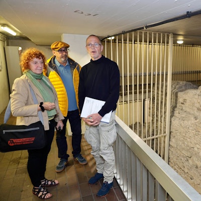 Die Stadtführer Ilona Priebe, Hartmut Kramer und Günther Klein sorgen sich um das Kulturerbe der Stadt Köln.
