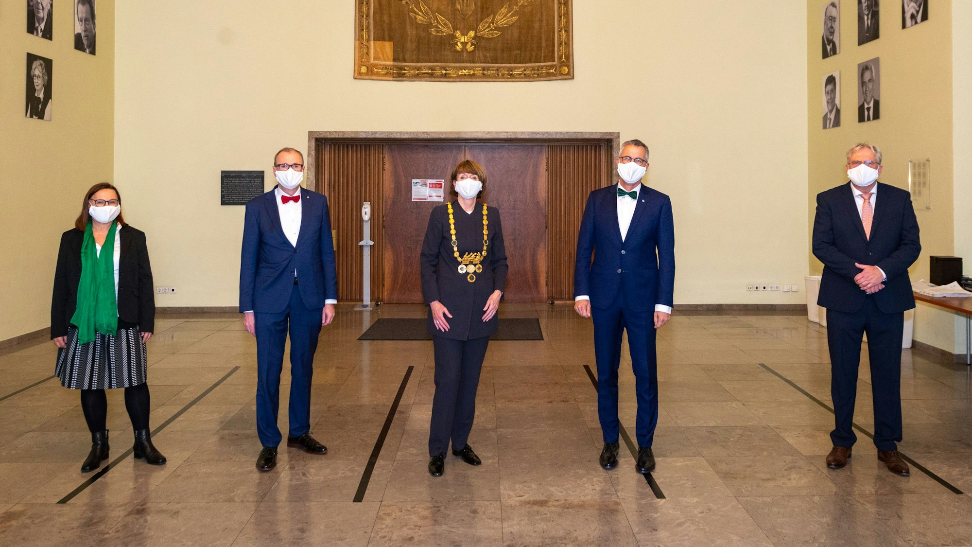 Noch in Corona-Zeiten wurden die im November 2020 ins Amt eingeführt (von links): Brigitta von Bülow, Ralf Heinen, OB Henriette Reker, Andreas Wolter und Ralph Elster.