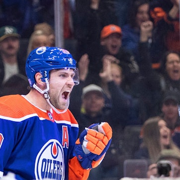 Leon Draisaitl (29) von den Edmonton Oilers jubelt nach einem Tor. In der kommenden Saison will Draisaitl endlich den Stanley Cup gewinnen.