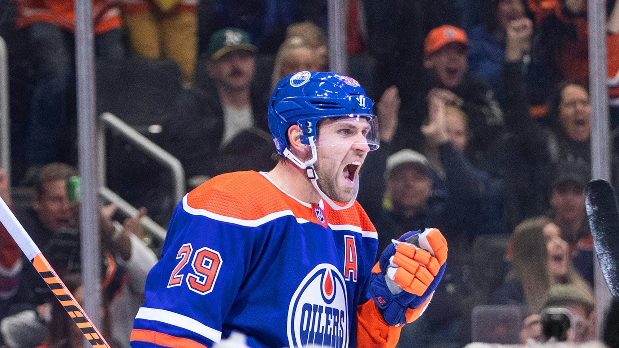 Leon Draisaitl (29) von den Edmonton Oilers jubelt nach einem Tor. In der kommenden Saison will Draisaitl endlich den Stanley Cup gewinnen.