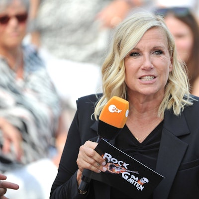 Moderatorin Andrea Kiwi Kiewel während der ZDF-Show „Fernsehgarten“.
