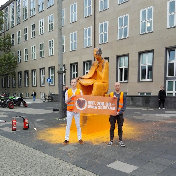 Letzte Generation Albertus Magnus Denkmal