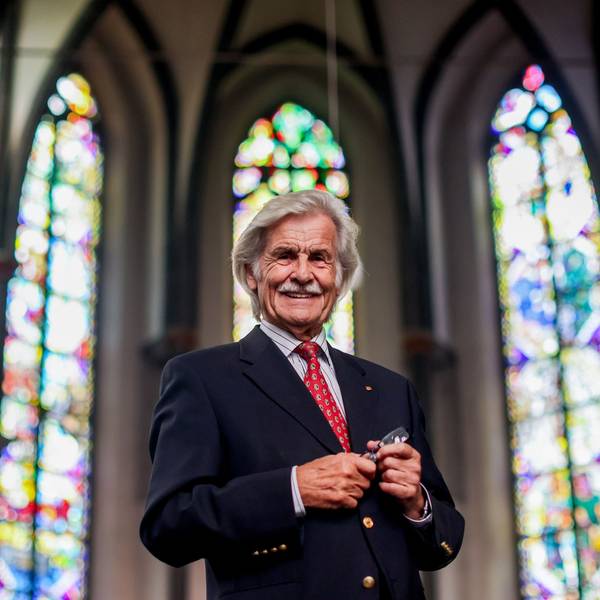 Helmut Haumann, fotografiert in der Kirche St. Andreas in Köln.