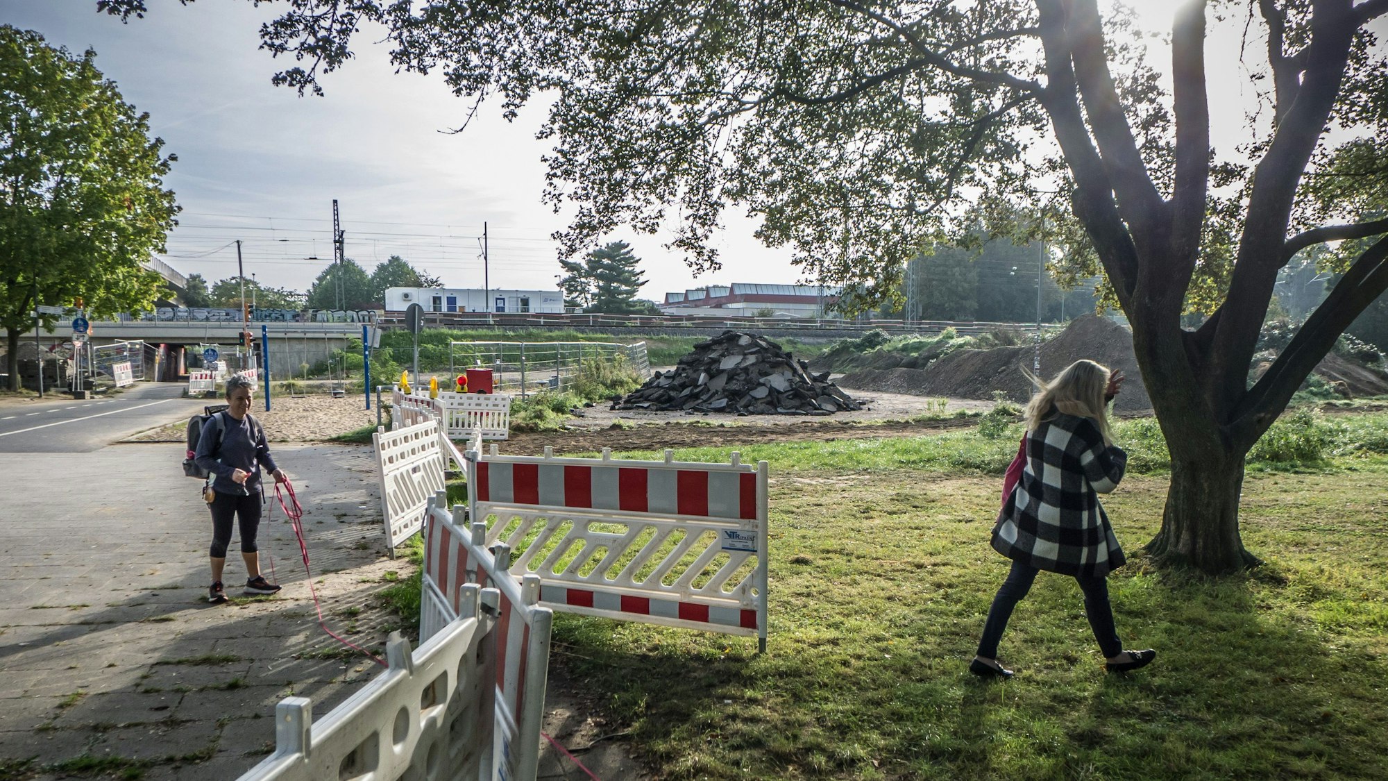 Bis Ende November wegen des Rückbaus der Provisorien gesperrt: Der Radweg nördlich des Forums.