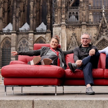 Der neue Fraktionsvorsitzende Walter Wortmann (Mitte) mit Birgit Dickas und Michael Hock vor dem Kölner Dom.