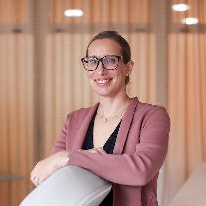 Die Kölner Ärztin Pirkko Schuppan, aufgenommen in ihrer Praxis am Alter Markt in Köln.