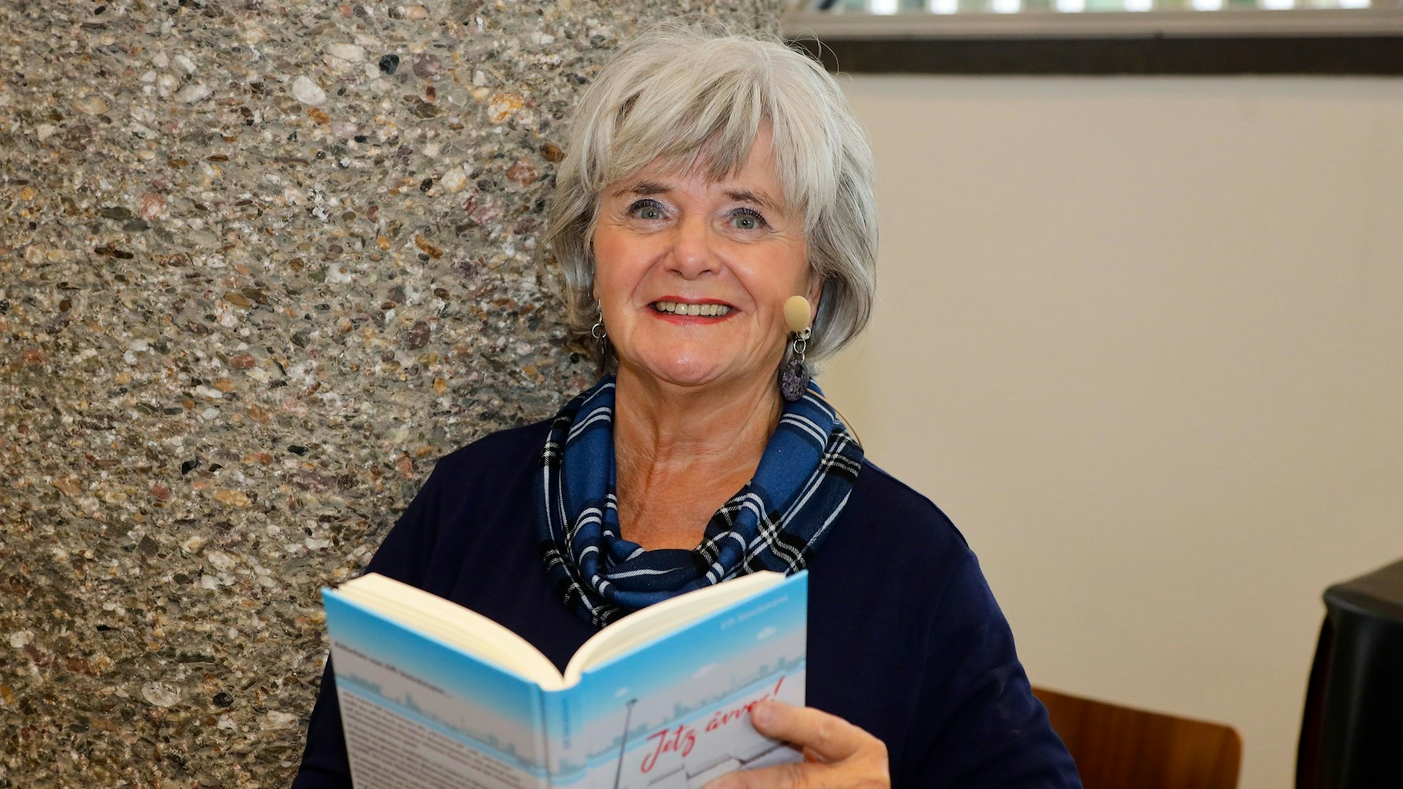 Das Bild zeigt Autorin Elfi Steickmannn.